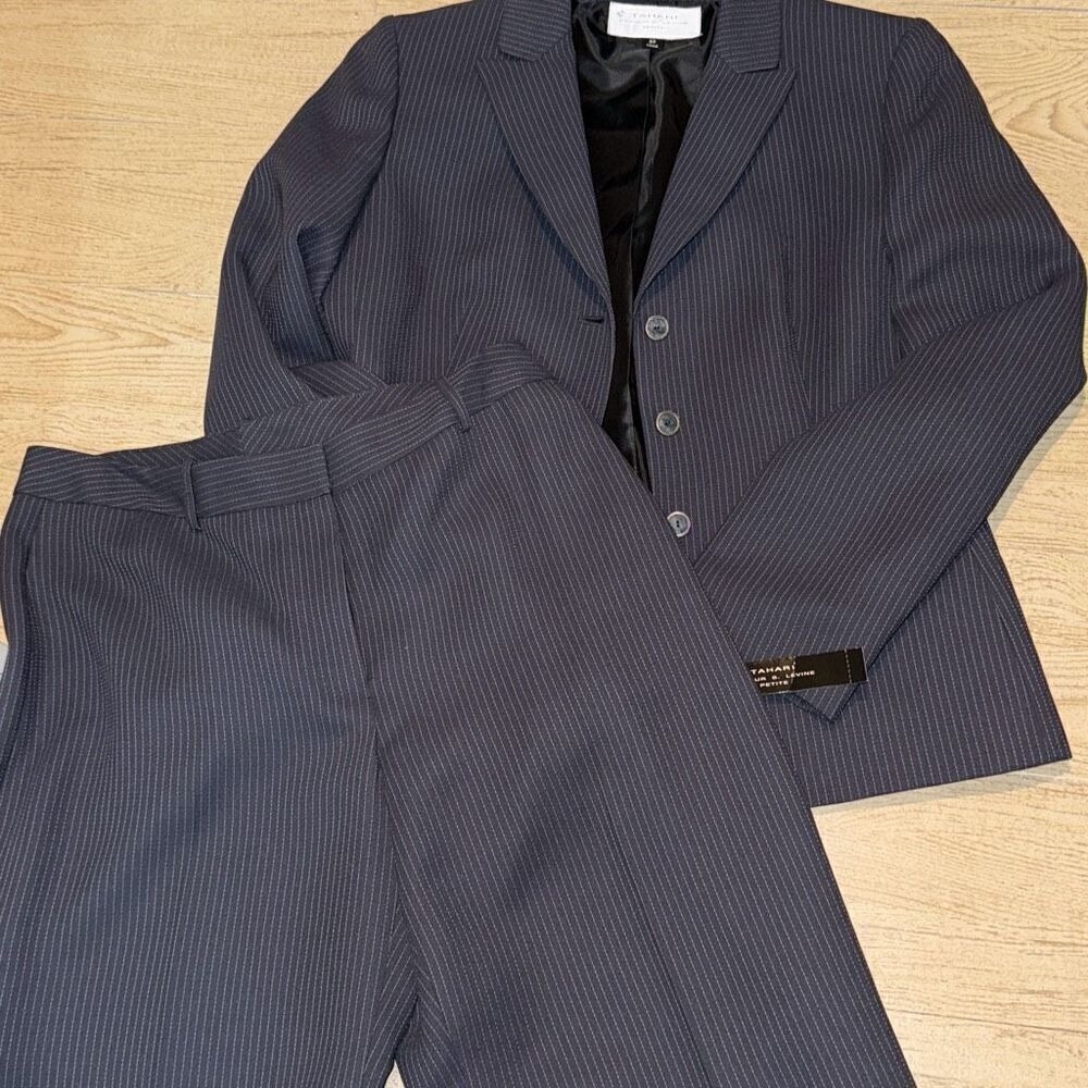 NWT Women's Tahari‎ Petite Pinstripe Pant Suit 8P Formal Business Career